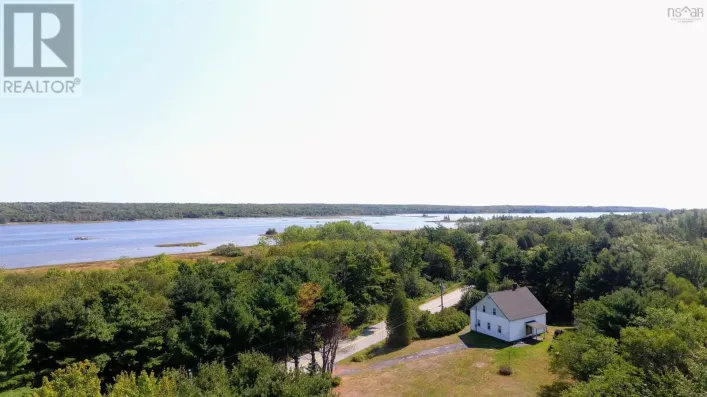 House for sale: 560 West Sable Road, West Middle Sable