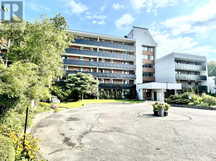 Apartment for sale: 5-606 - 50 OLD KINGSTON ROAD, Toronto