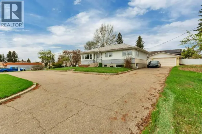 5606 58 Street, Lacombe