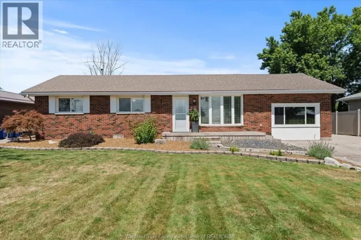 561 COUNTY RD 2, Lakeshore