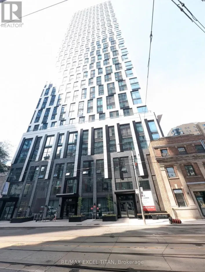 5616 - 252 CHURCH STREET, Toronto