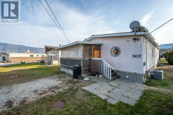 5617 Highway 97, Oliver