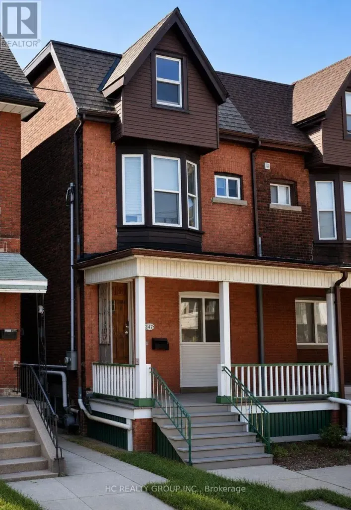 562 BATHURST STREET, Toronto