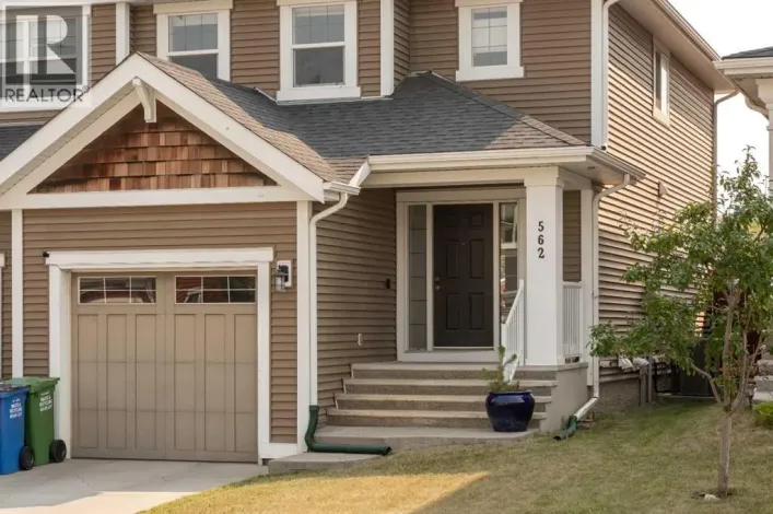 562 River Heights Crescent, Cochrane