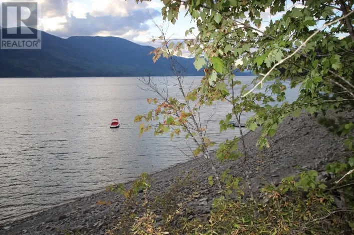 5621 Highway 23, Nakusp