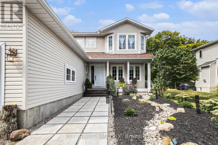 563 LOUCKS DRIVE, Russell