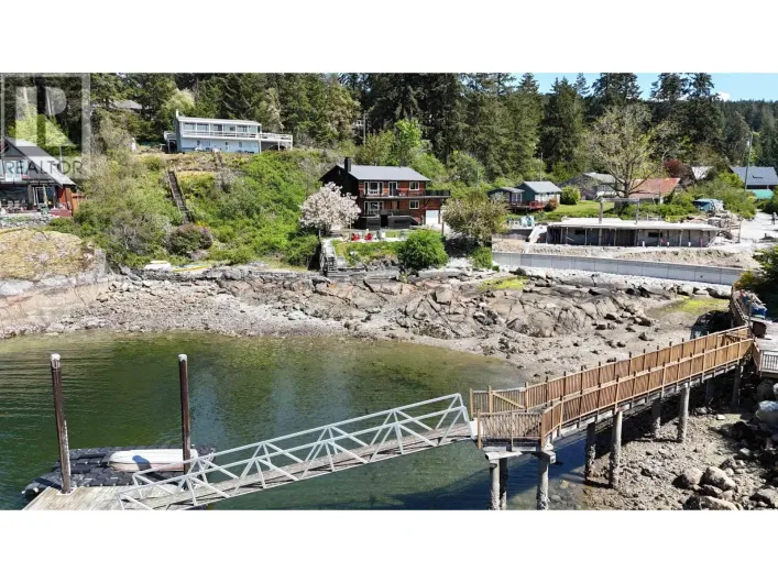 5639 O'BRIAN ROAD, Halfmoon Bay