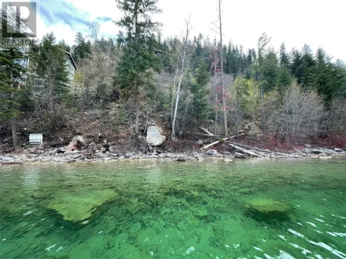 5649 Cosens Bay Road Unit# 8, Coldstream