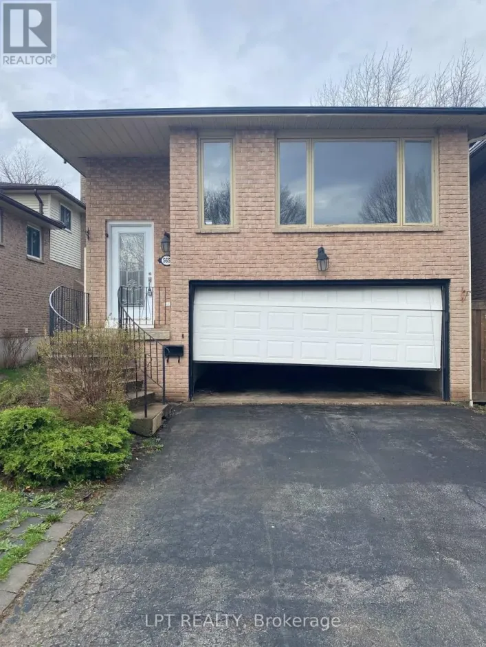 565 HAYWARD CRESCENT, Milton