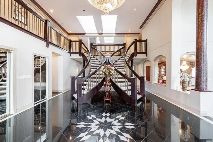 5658 124 STREET, Surrey