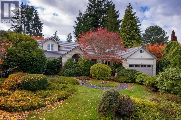 566 Crescent Rd W, Qualicum Beach