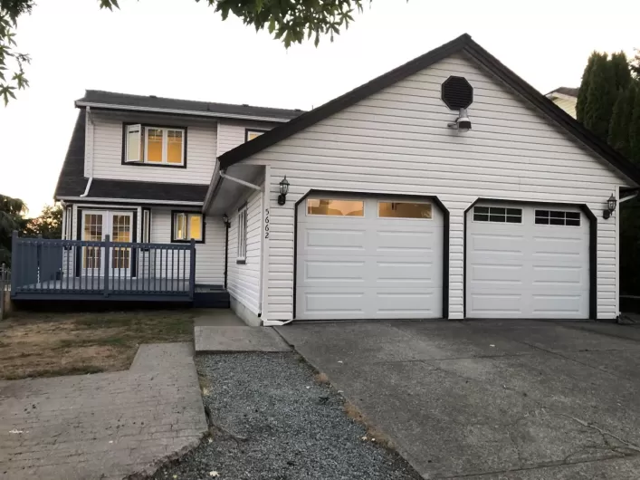 5662 184 STREET, Surrey