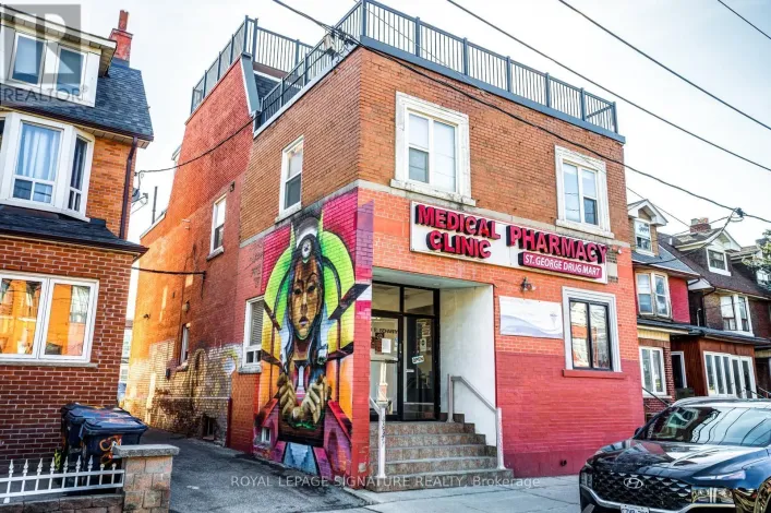 567 BATHURST STREET, Toronto