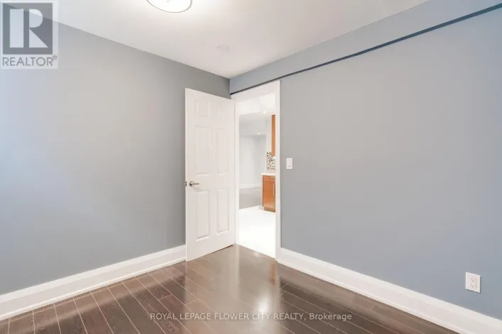 5674 WHITEHORN AVENUE E, Mississauga