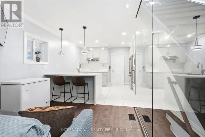 568 DELAWARE AVENUE N, Toronto