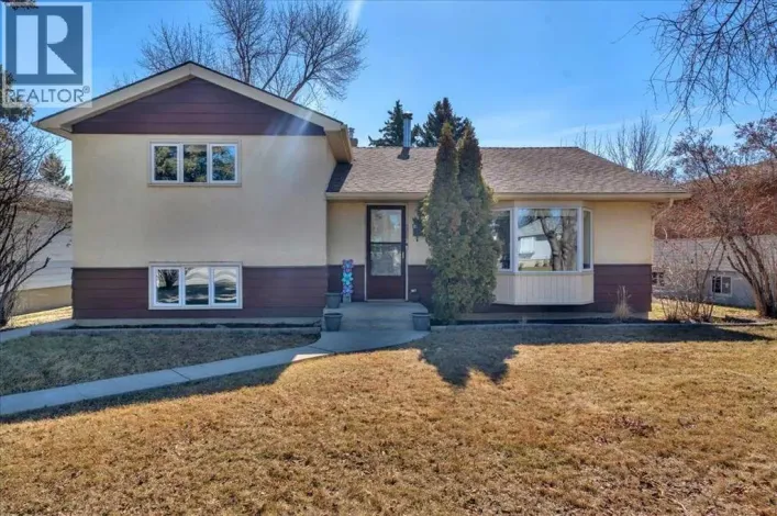 568 Northmount Drive NW, Calgary