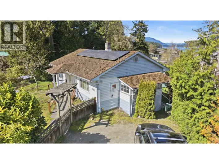 5689 PORPOISE BAY ROAD, Sechelt
