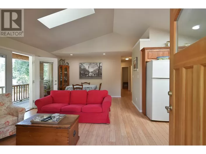 5689 SALMON DRIVE, Sechelt