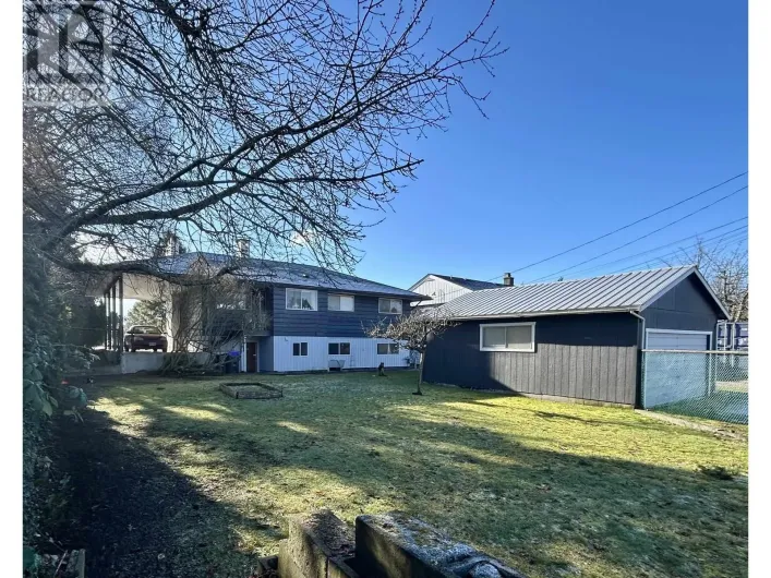 5690 MERMAID STREET, Sechelt