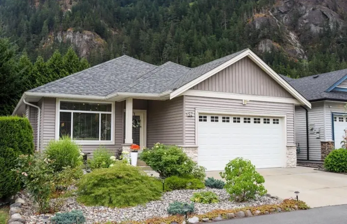 57 20118 BEACON ROAD|Hope, Hope