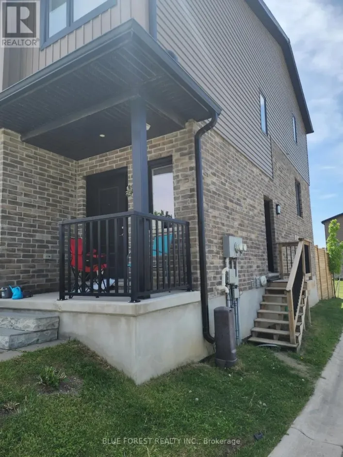 57 - 811 SARNIA ROAD, London North
