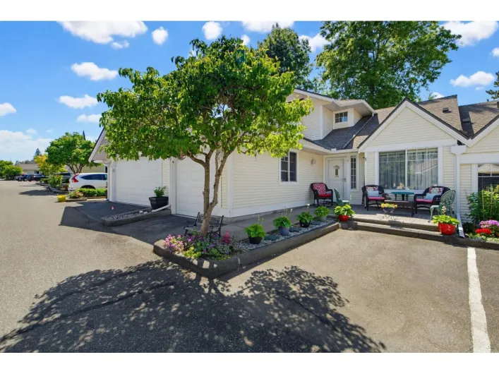 57 8737 212 STREET, Langley