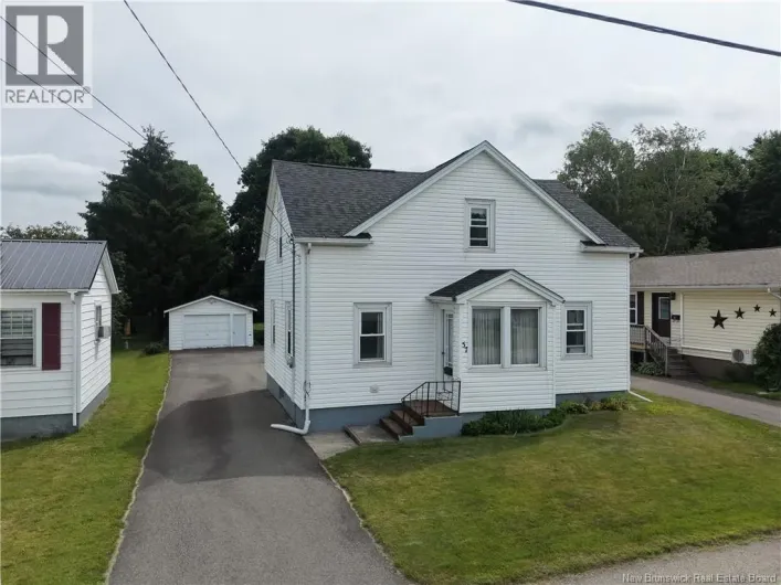 House for sale: 57 Cedar Avenue, Sussex