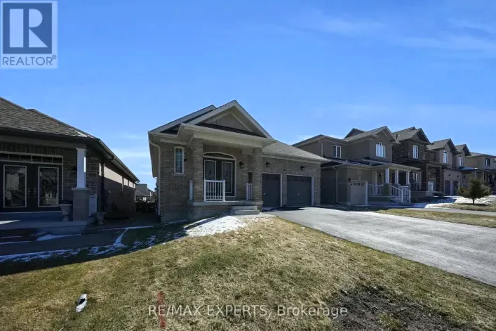 57 HOPKINS CRESCENT N, Bradford West Gwillimbury