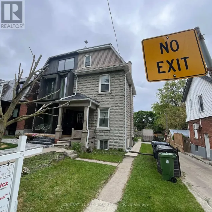 57 HUMBERSIDE AVENUE, Toronto