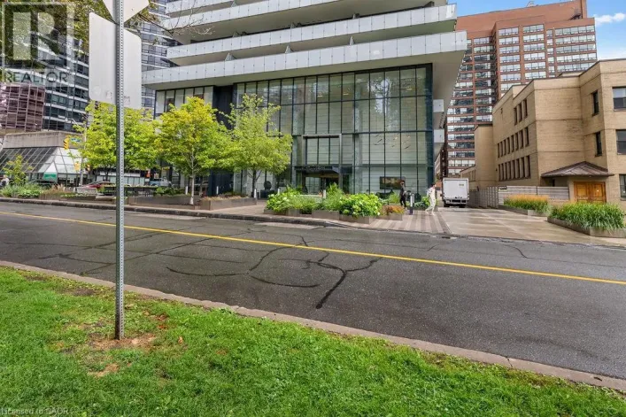 57 ST JOSEPH Street Unit# 206, Toronto