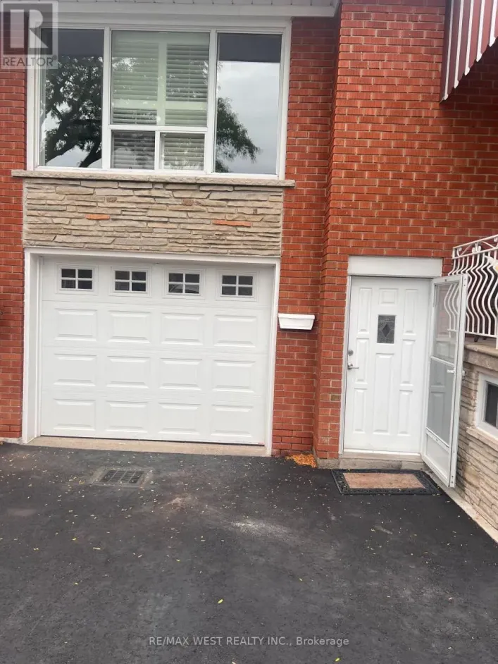 57 STARVIEW DRIVE, Toronto