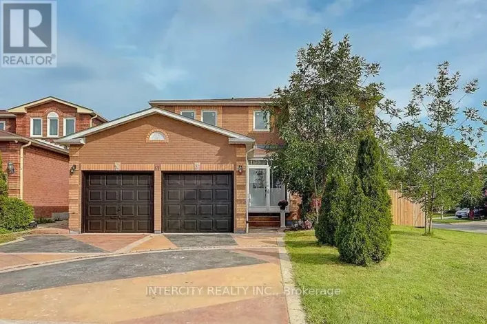 57 YORKLAND STREET, Richmond Hill