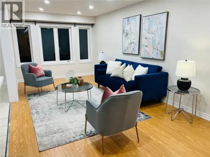 570 LINDEN Drive Unit# 3, Cambridge