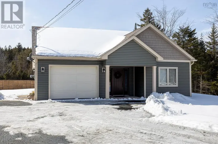 570 Myra Road, Porters Lake