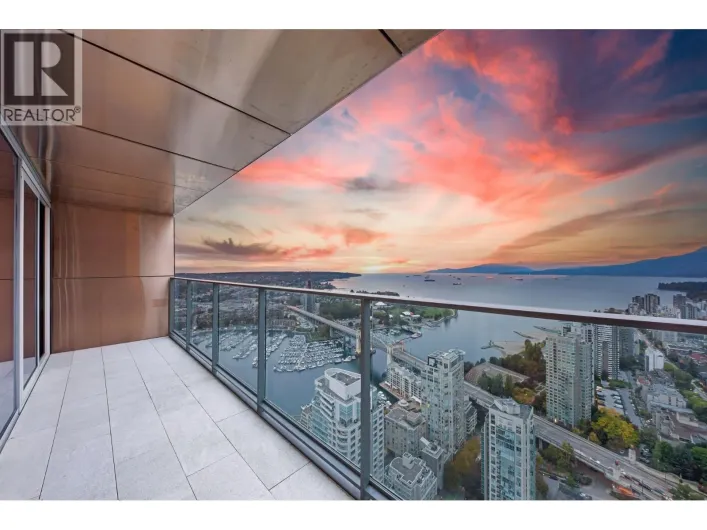 5702 1480 HOWE STREET, Vancouver