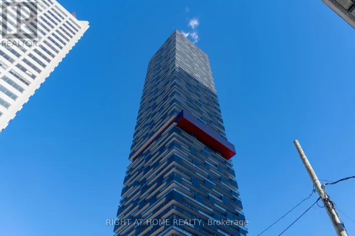 5703 - 8 EGLINTON AVENUE E, Toronto