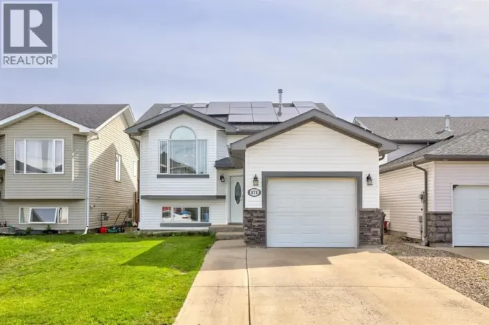571 Blackfoot Manor W, Lethbridge
