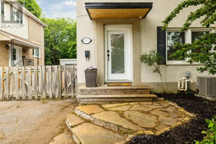 571 CHURCHILL AVENUE N, Ottawa