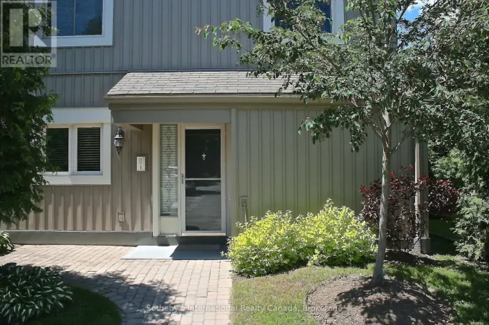 571 OXBOW CRESCENT, Collingwood