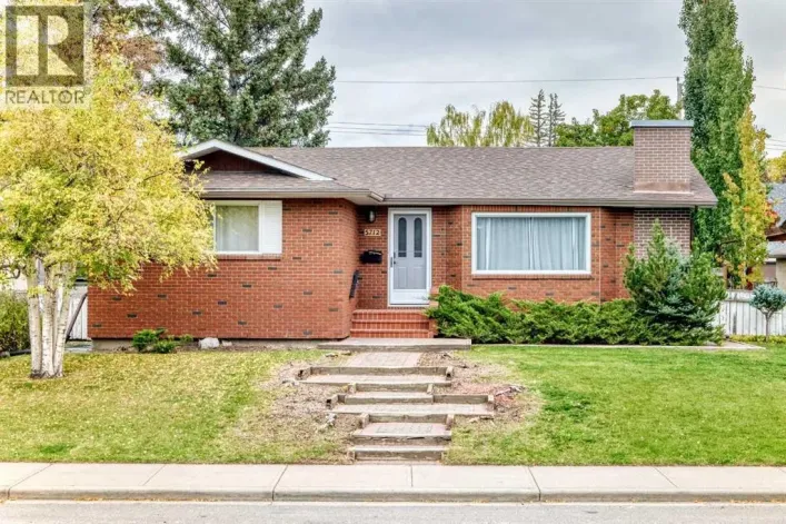 5712 Lakeview Drive SW, Calgary