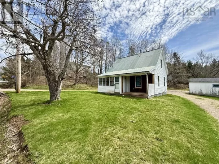 5718 Highway 2, Bass River