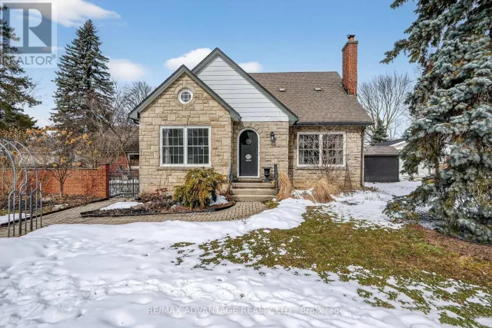 572 HUNTINGDON DRIVE, London South