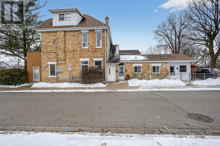 572 PALL MALL STREET, London East