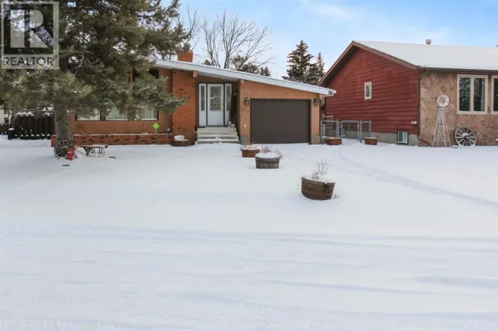 572 West Crescent, Forestburg