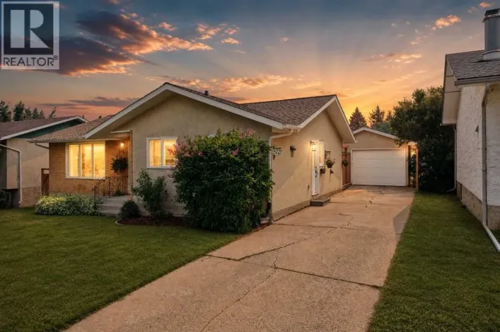 5721 55 Avenue, Lacombe