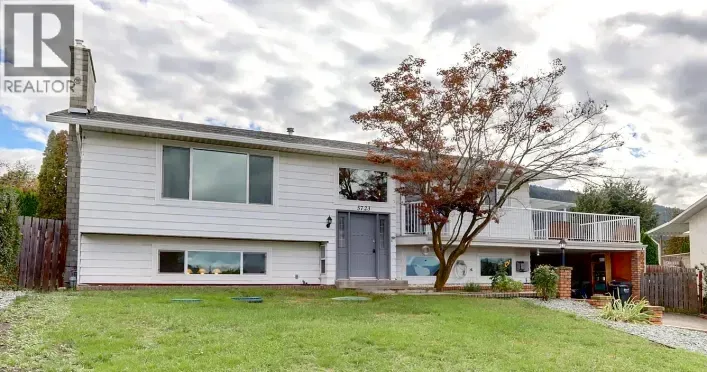 House for sale: 5723 Richards Crescent, Vernon