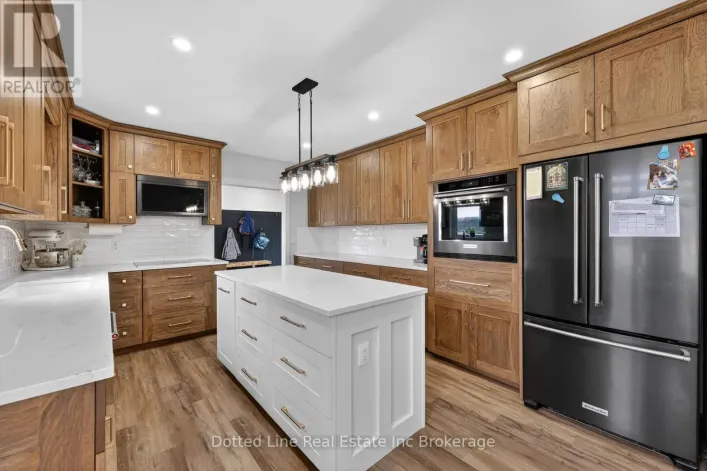 573 NORFOLK COUNTY RD 28 ROAD W, Norfolk