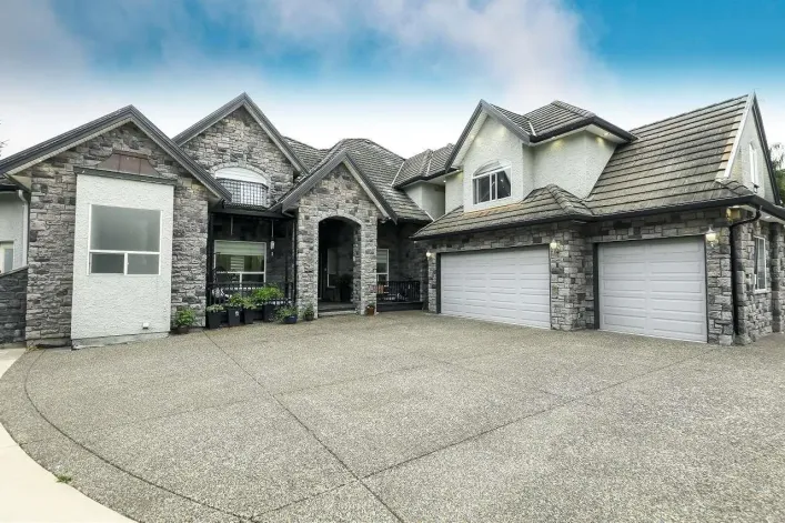 5733 W KETTLE CRESCENT, Surrey