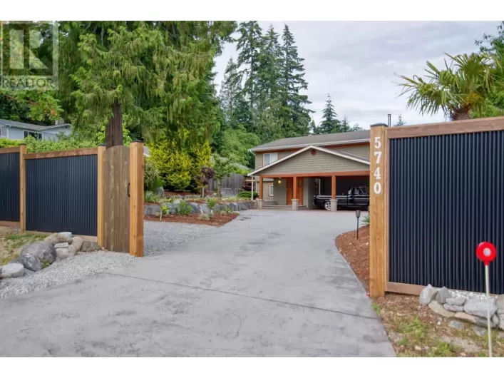 5740-42 NICKERSON ROAD, Sechelt