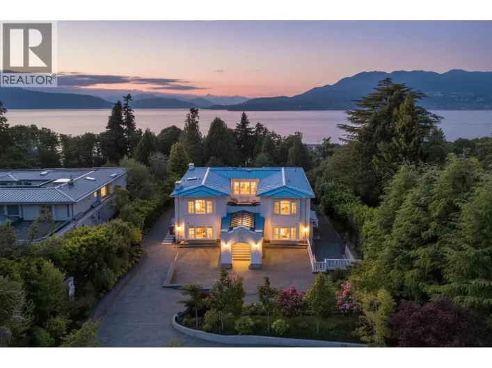 5747 NEWTON WYND, Vancouver